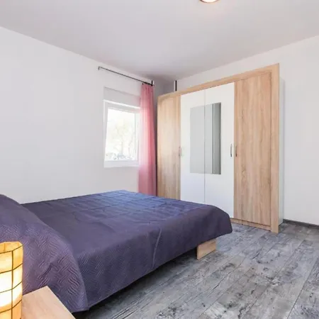 شقة Modern In With Private Terrace - With Terrace زادار
